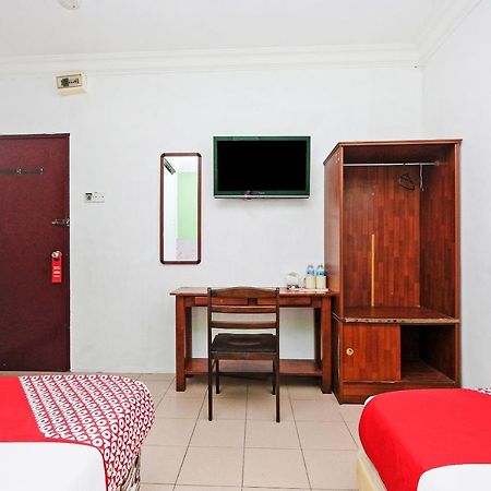 Oyo 850 Gold Star Hotel Chukai Екстериор снимка