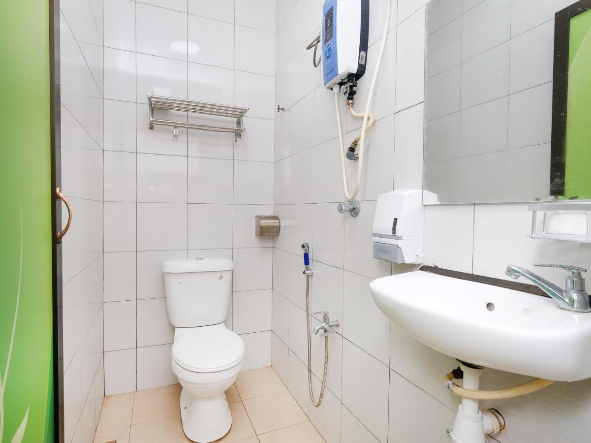 Oyo 850 Gold Star Hotel Chukai Екстериор снимка