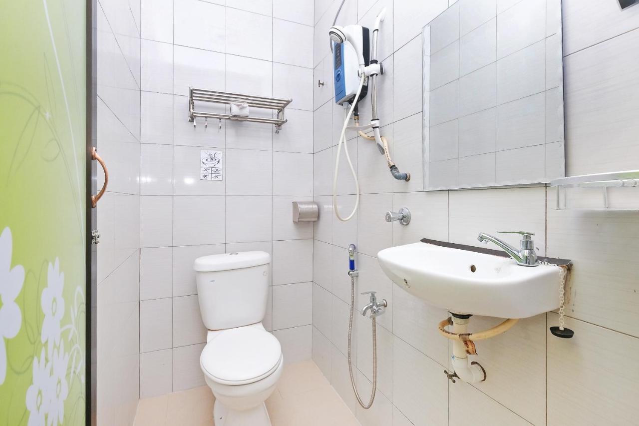 Oyo 850 Gold Star Hotel Chukai Екстериор снимка
