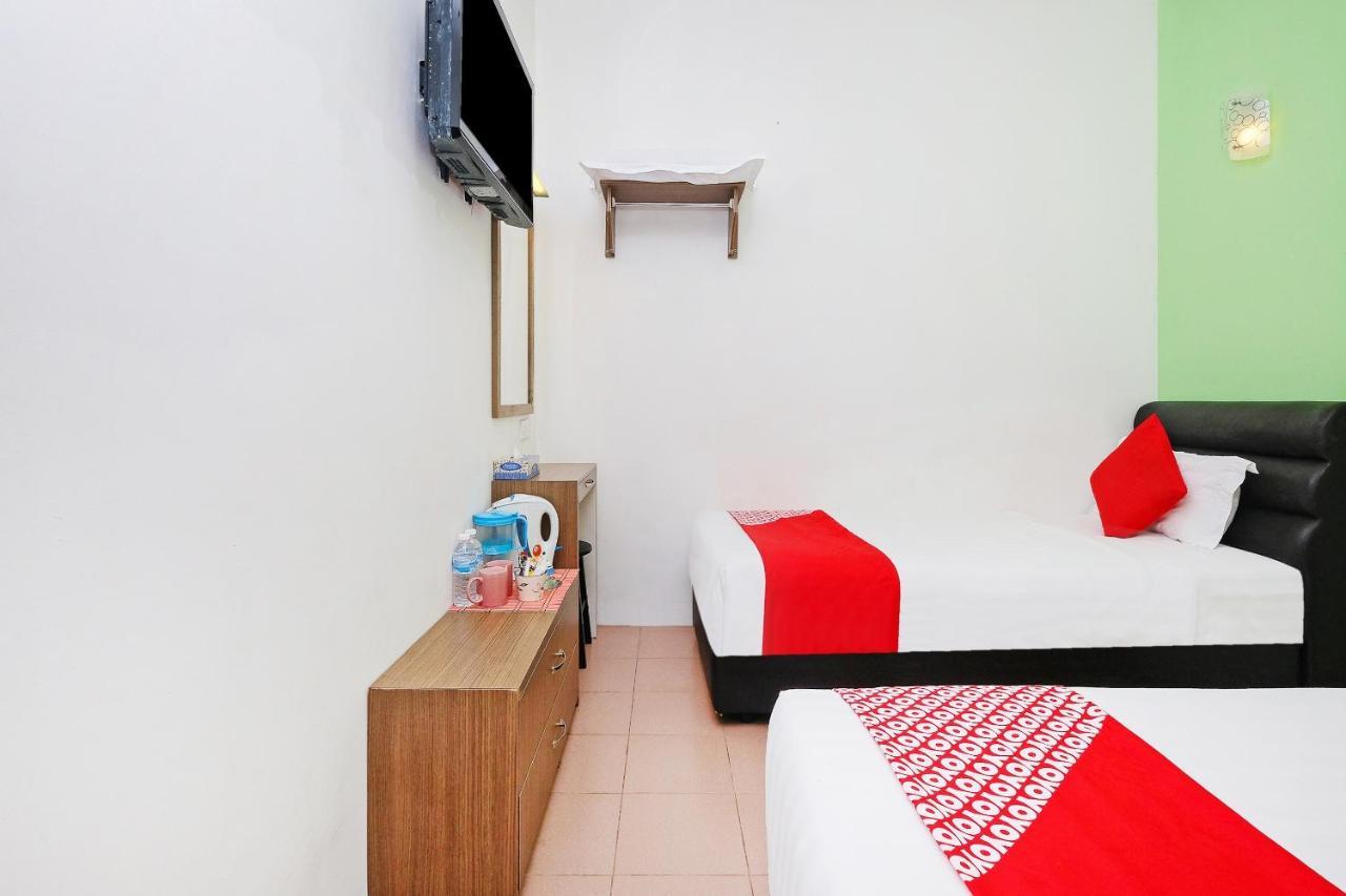 Oyo 850 Gold Star Hotel Chukai Екстериор снимка