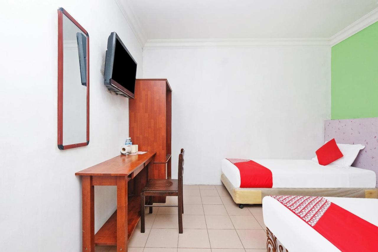 Oyo 850 Gold Star Hotel Chukai Екстериор снимка