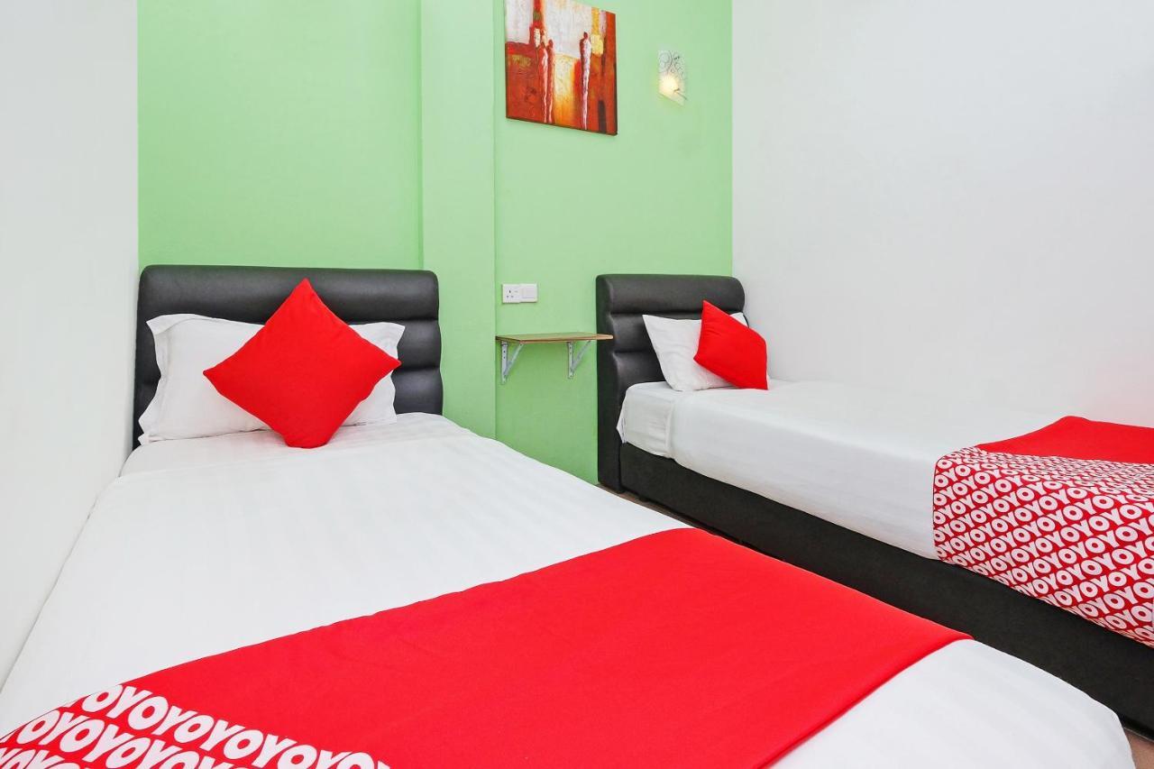 Oyo 850 Gold Star Hotel Chukai Екстериор снимка