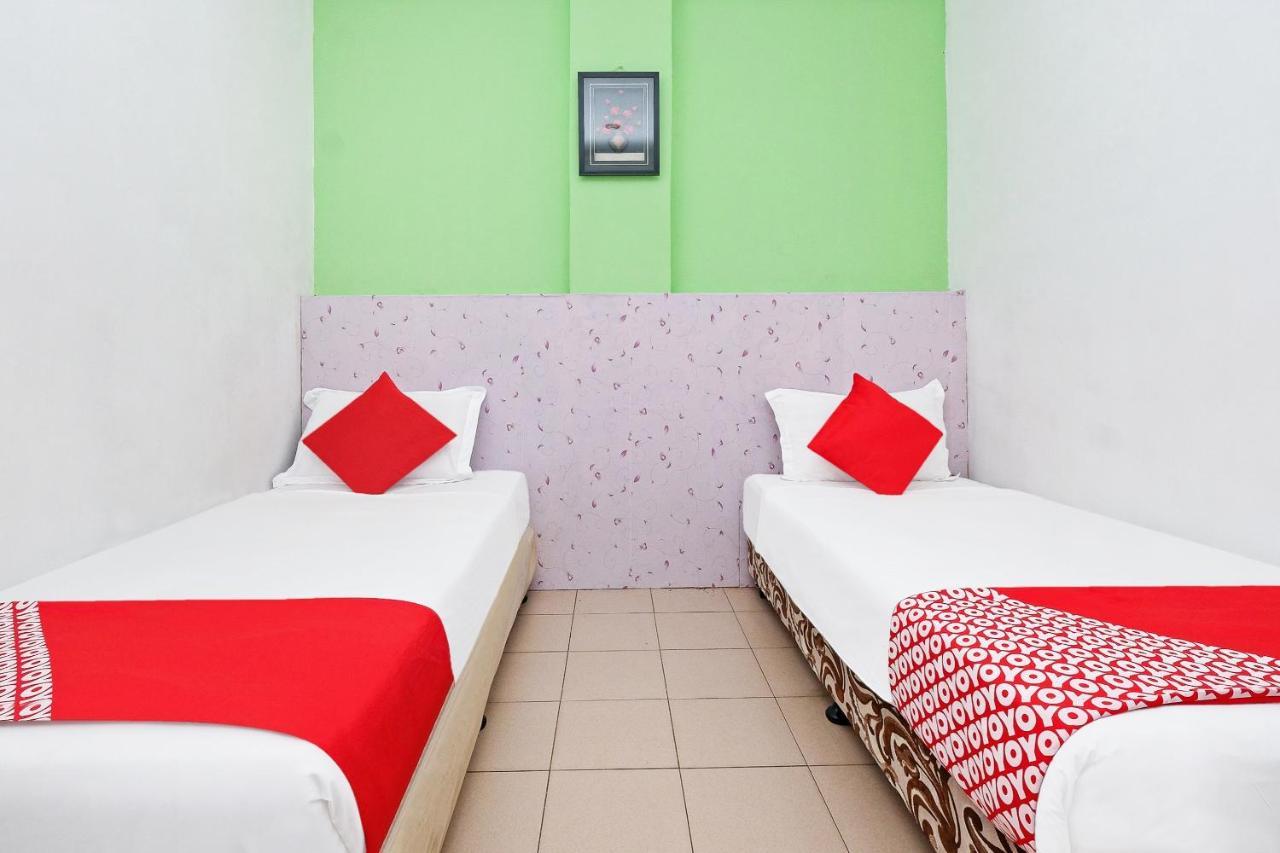 Oyo 850 Gold Star Hotel Chukai Екстериор снимка