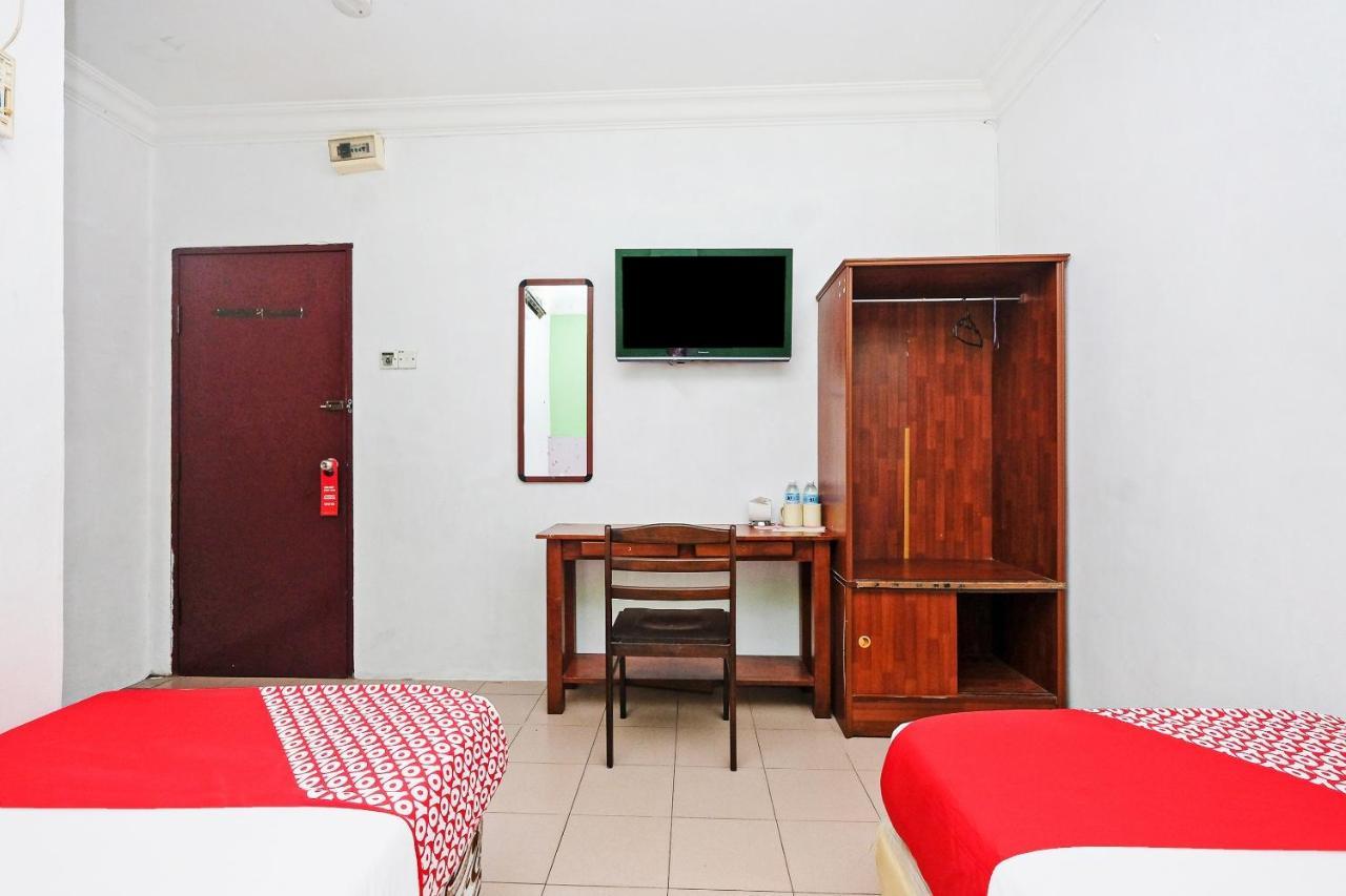 Oyo 850 Gold Star Hotel Chukai Екстериор снимка