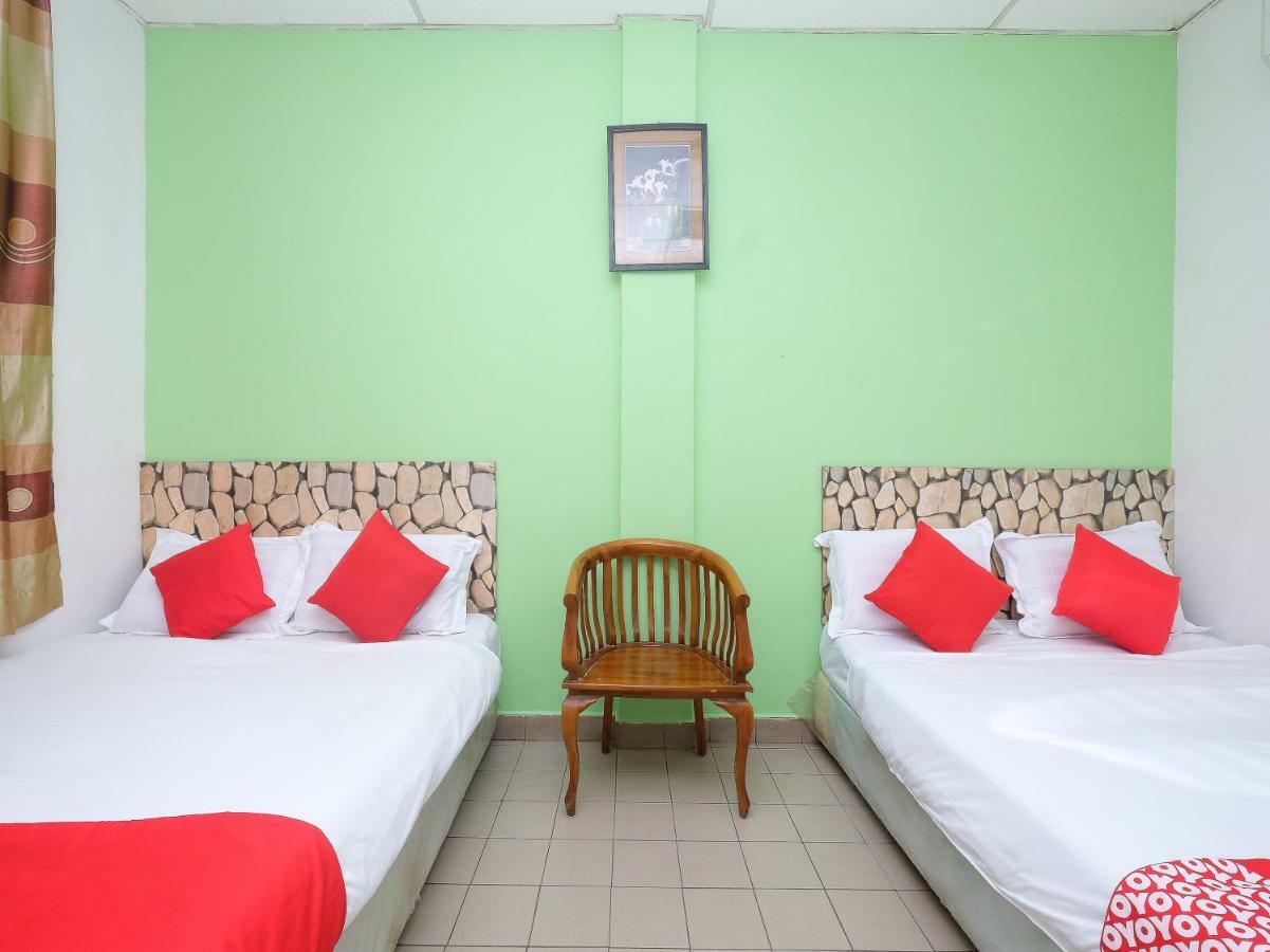 Oyo 850 Gold Star Hotel Chukai Екстериор снимка