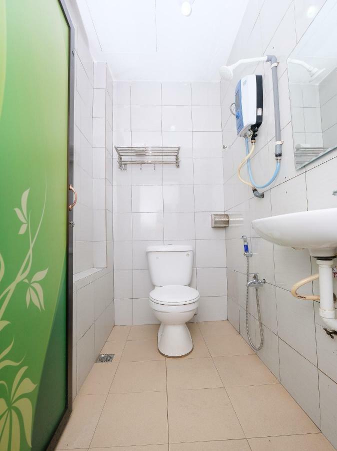Oyo 850 Gold Star Hotel Chukai Екстериор снимка