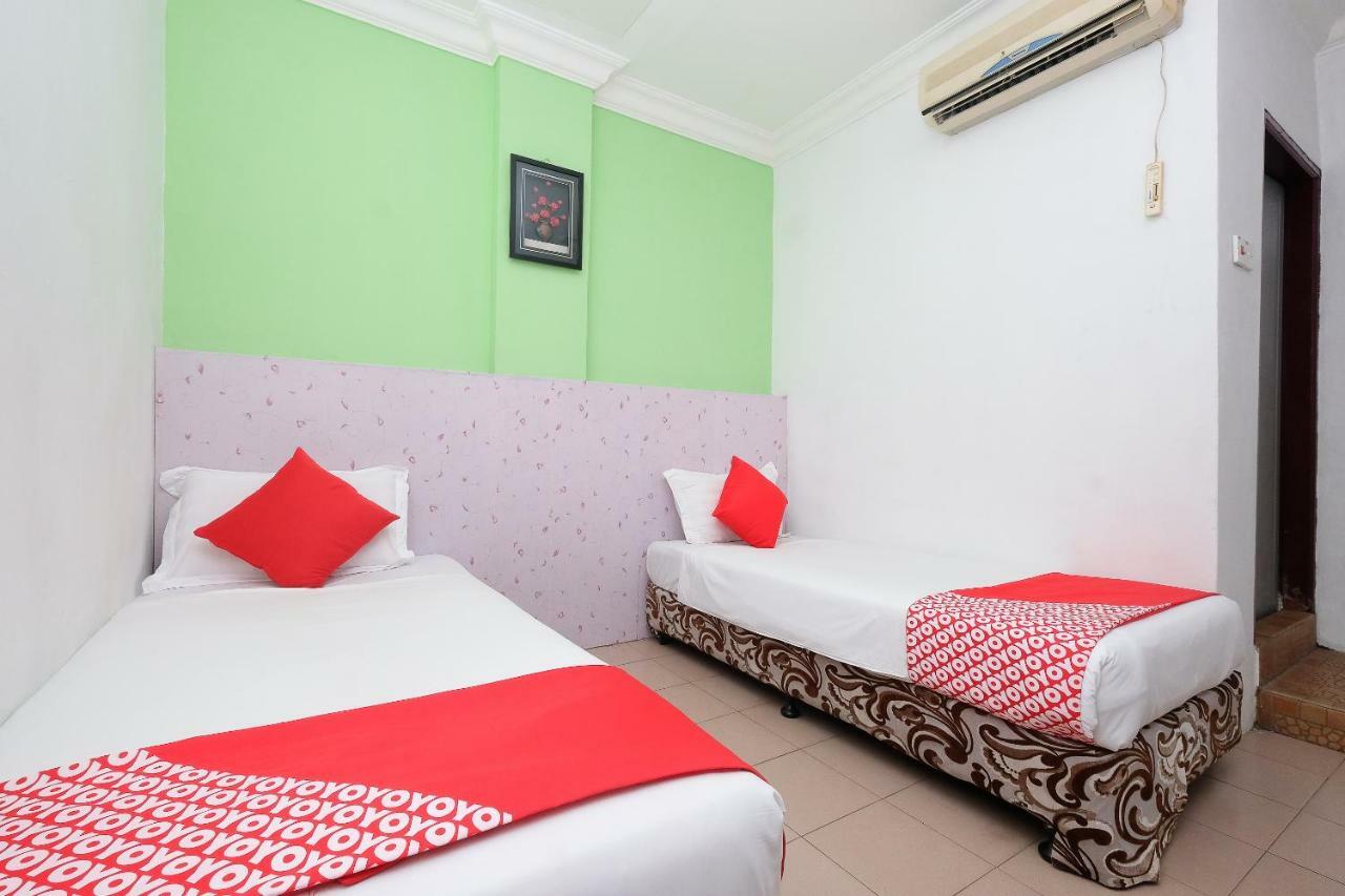 Oyo 850 Gold Star Hotel Chukai Екстериор снимка