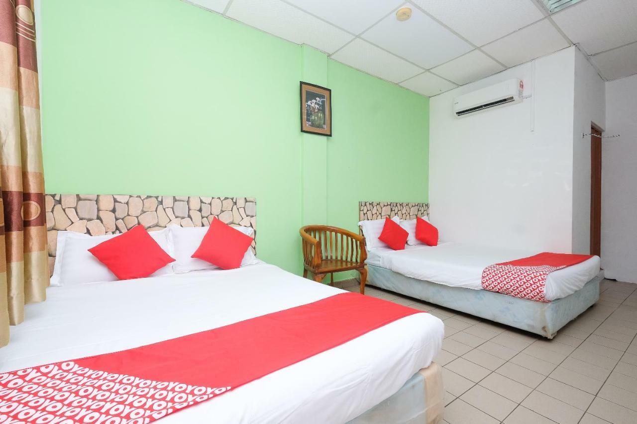 Oyo 850 Gold Star Hotel Chukai Екстериор снимка