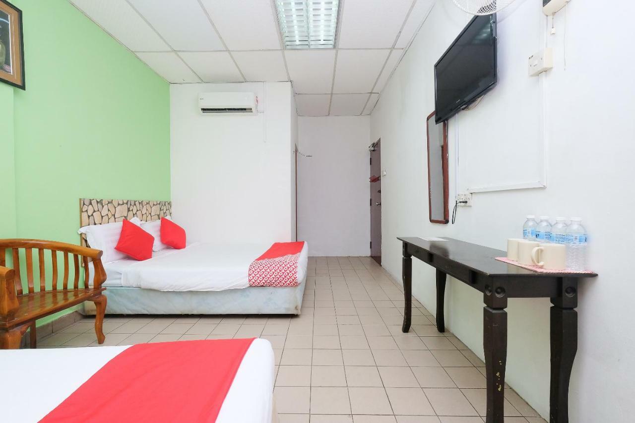 Oyo 850 Gold Star Hotel Chukai Екстериор снимка